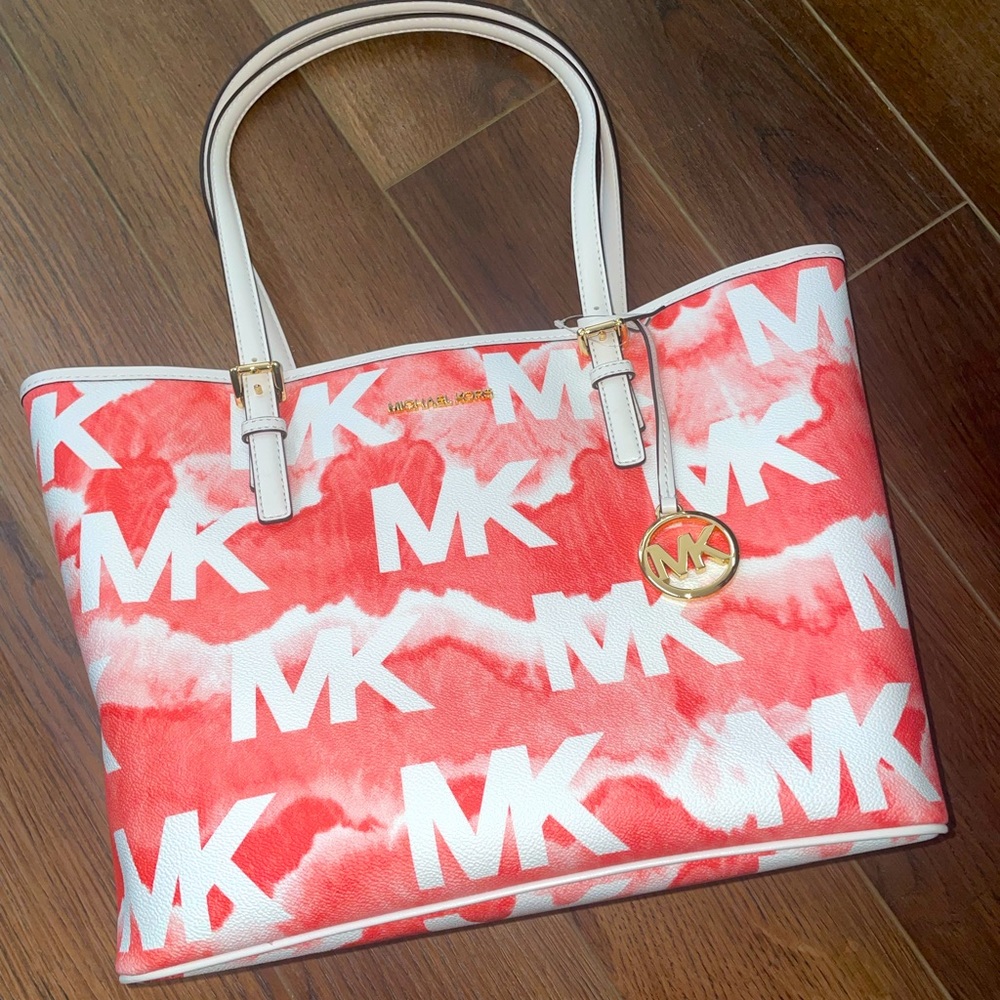NWT Michael Kors Grapefruit Jet Set Tote